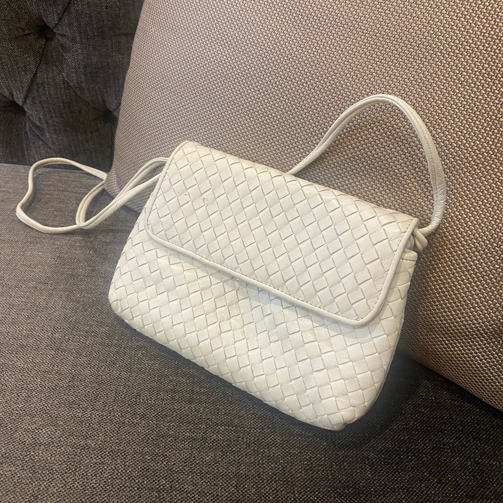 White genuine leather Ashneil crossbody or shoulder bag - Picture 7 of 13
